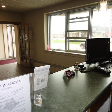 Canadas Best Value Inn Kapuskasing Exterior photo