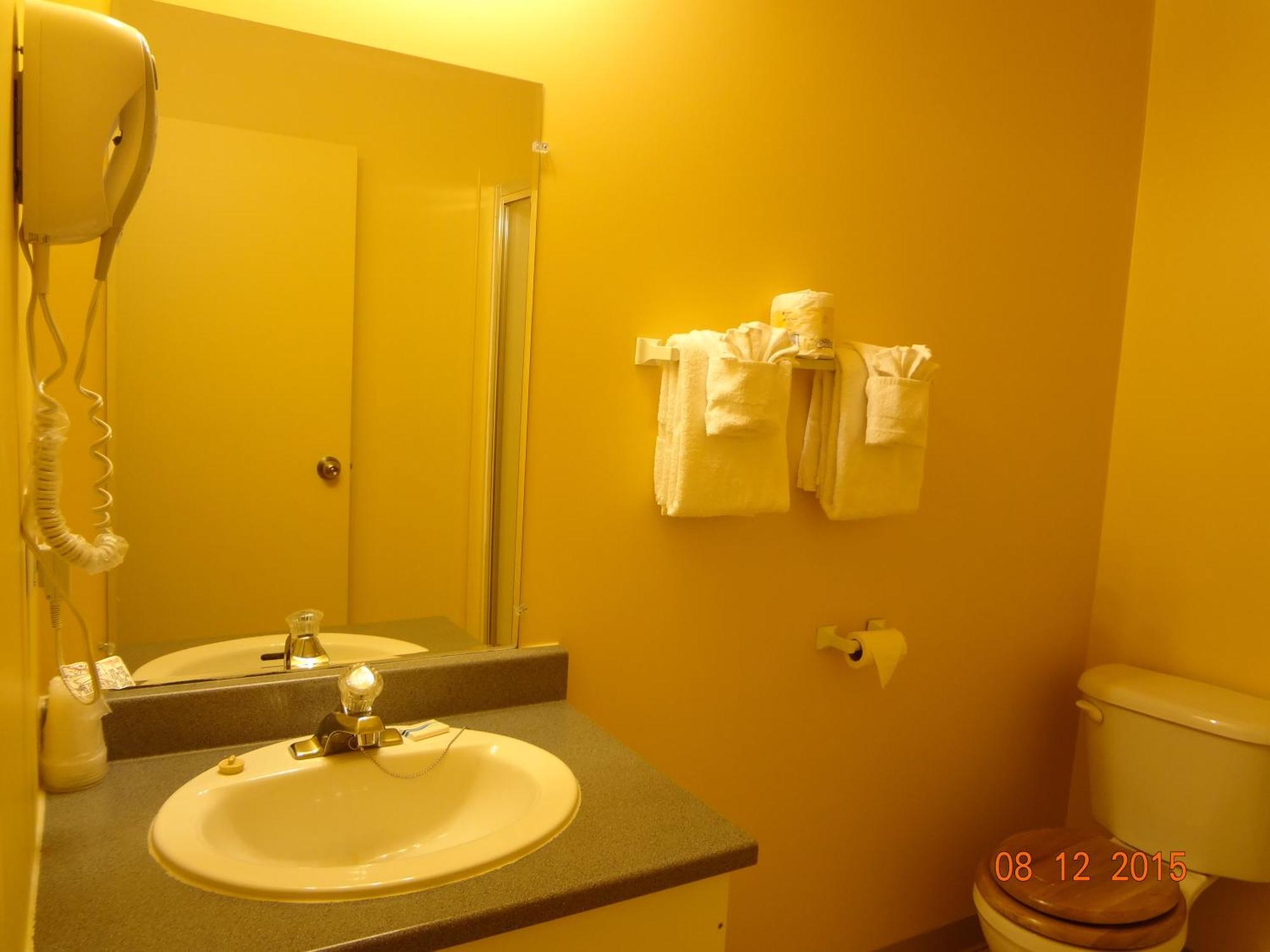 Canadas Best Value Inn Kapuskasing Room photo