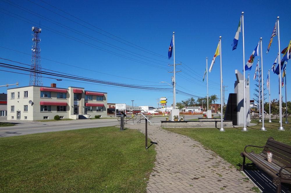 Canadas Best Value Inn Kapuskasing Exterior photo