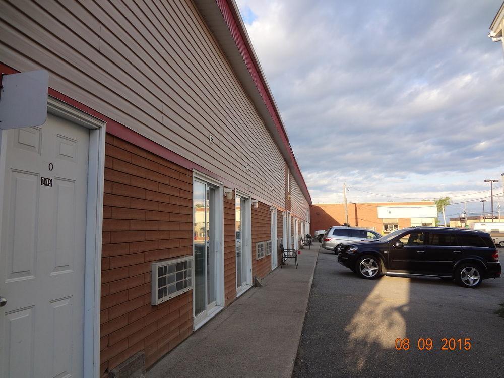 Canadas Best Value Inn Kapuskasing Exterior photo