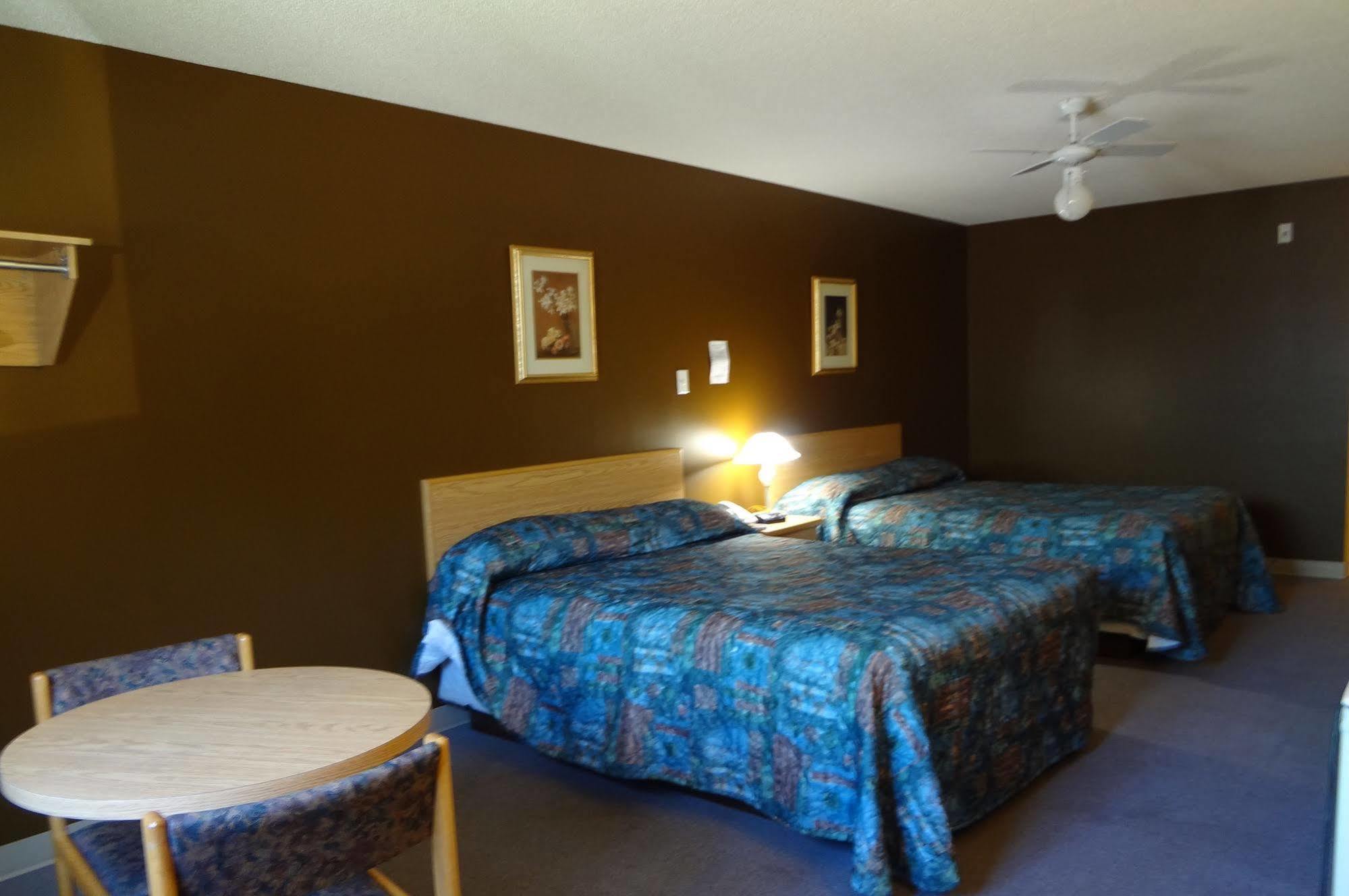 Canadas Best Value Inn Kapuskasing Exterior photo