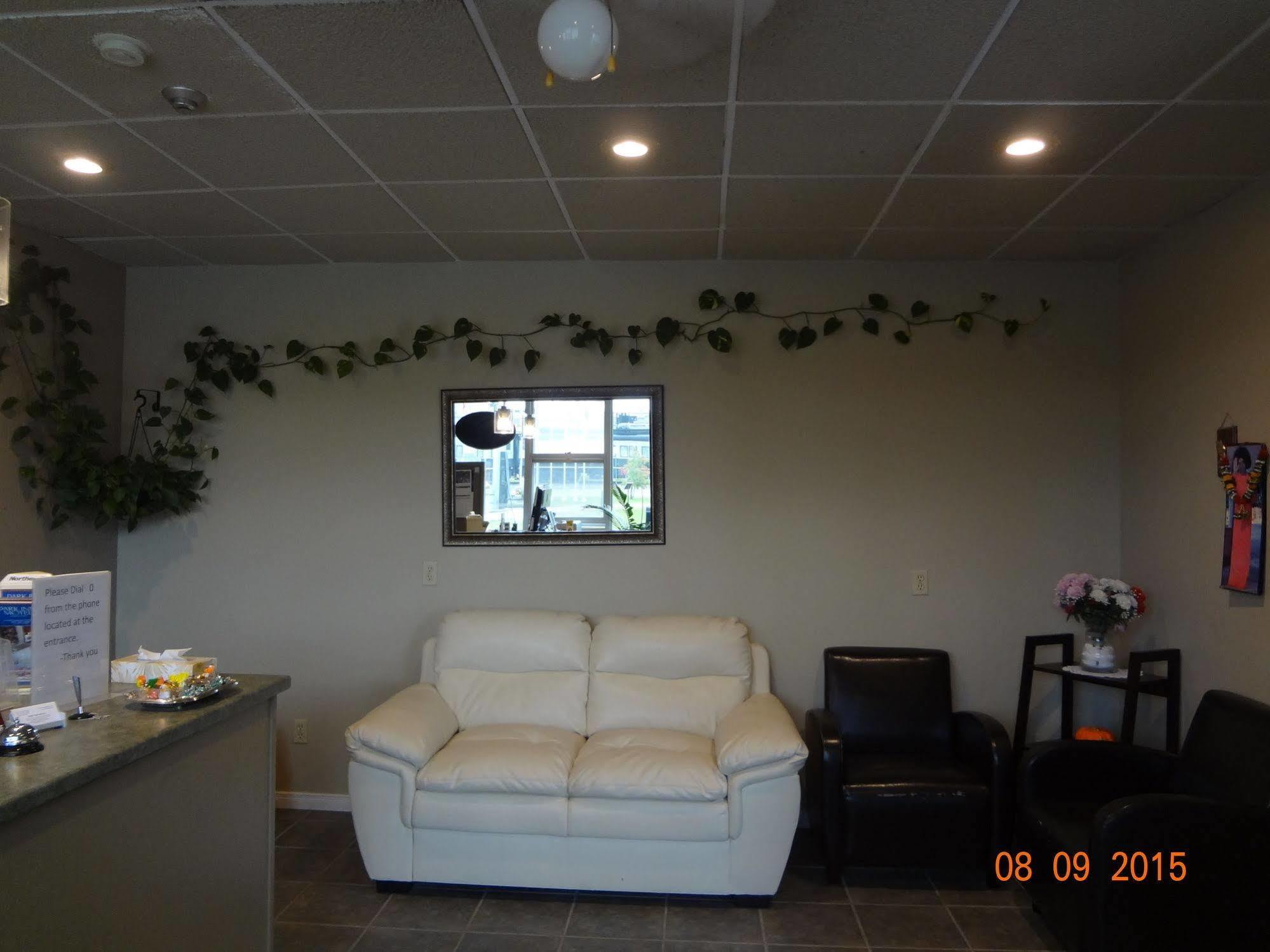 Canadas Best Value Inn Kapuskasing Exterior photo