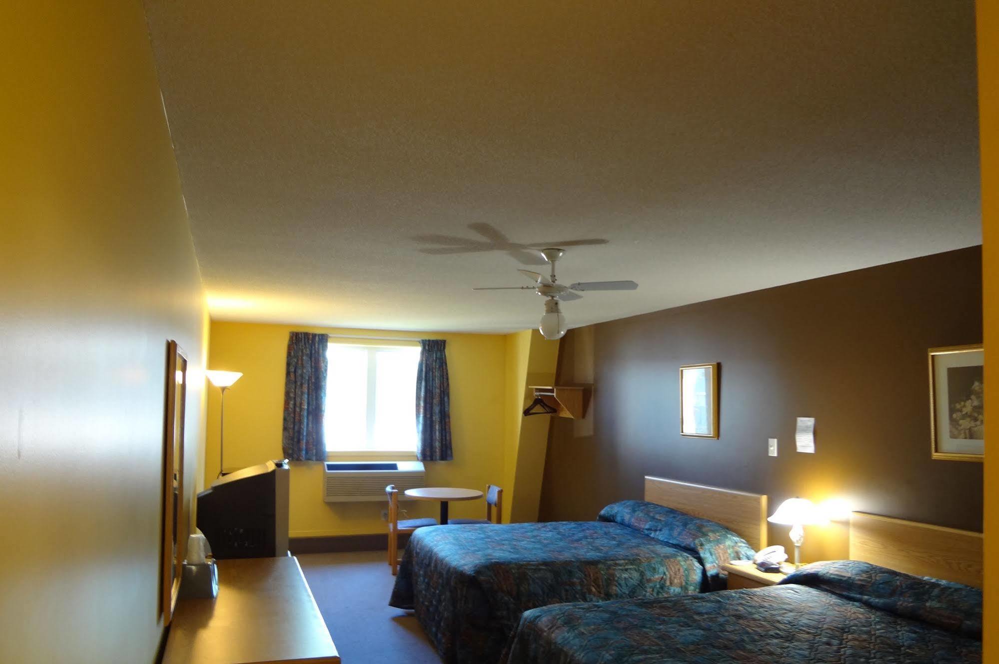 Canadas Best Value Inn Kapuskasing Exterior photo